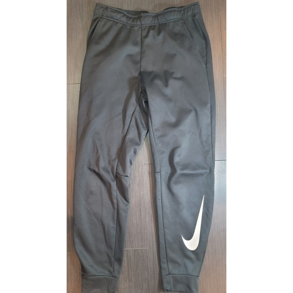 nike therma fit sweatpants size Medium Black cuffed bottom Pockets Nike leg hit